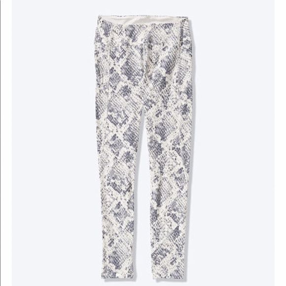 Pink VS B&W snakeskin buttery soft leggings - Picture 3 of 4